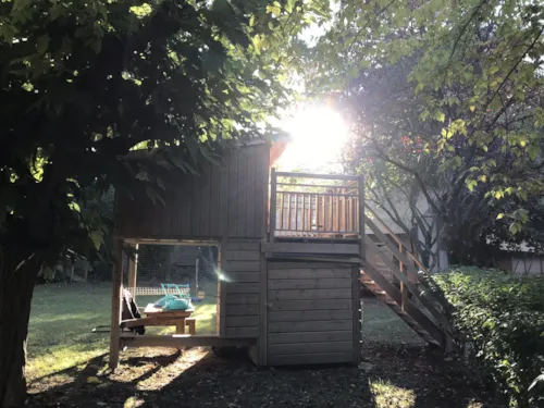 Location - Cabane Du Baroudeur  -Avec Wc- Micro Cuisine Sans Eau - Sans Douche - image n°1 - Hôtel de Plein Air Suze Luxe Nature