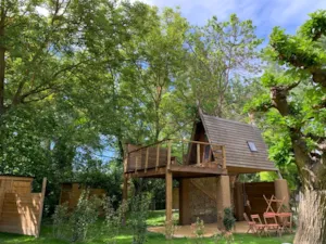 Locatif - Wooden hut Noyer  - without shower - with toilet and kitchen - Hôtel de Plein Air Suze Luxe Nature