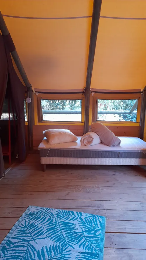 Location - Lodge Central 24M² - 1 Chambre - Coin Cuisine - Salle D'eau - Hébergement De Plain Pied Accessible Pmr - image n°7 - Hôtel de Plein Air Suze Luxe Nature