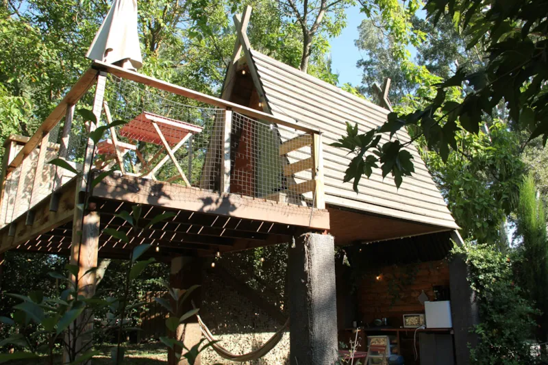 Cabane Perchée Source - Sans Douche - Avec Wc Et Cuisine