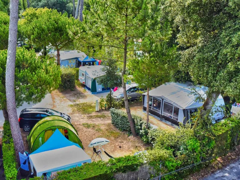 Emplacement Camping (Parc La Mer)