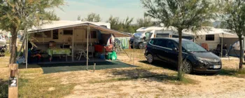 Stellplatz - Stellplatz 140 M² + Strom + Wasser + Abfluss - Camping Rubina Resort