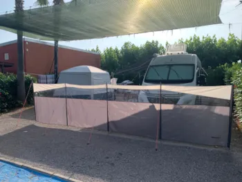 Stellplatz - Stellplatz Platino Plus Zelt/Wohnwagen Oder Wohnmobil + Fahrzeug +Strom - Camping Bravoplaya