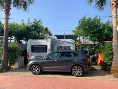 Piazzola Plata 70 - 85M²: Tenda/Roulotte O Camper + Auto + Elettricità