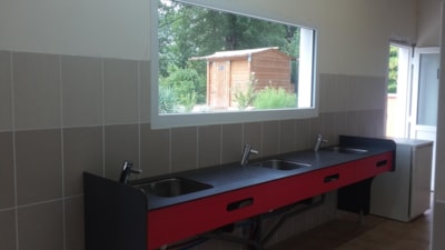 Comfort Package (1 caravan or motorhome / 1 car / electricity)