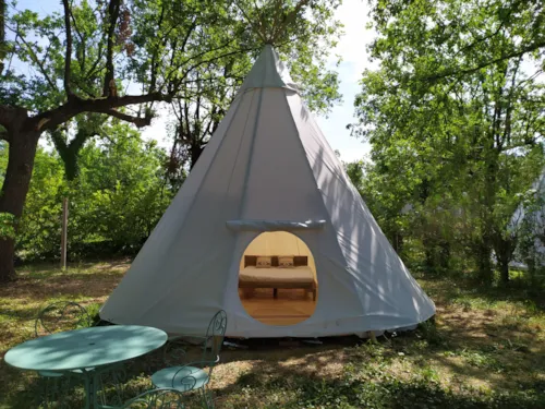Location - Tipi D'indiens - image n°1 - Camping du Domaine de Senaud