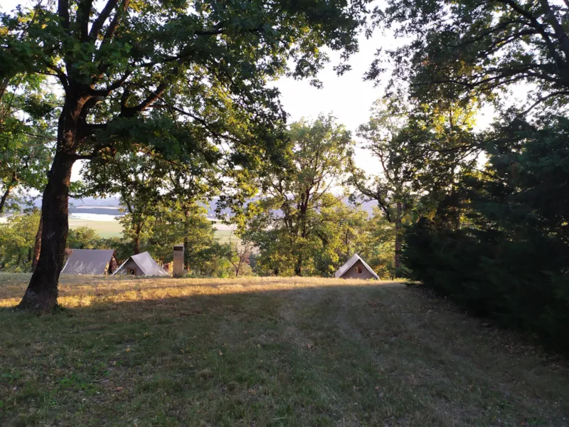 Forfait Confort (1 Caravane Ou Camping-Car / 1 Voiture / Électricité)