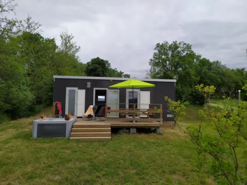 Accommodation - Spa Mobile Home With Private Jacuzzi - image n°2 - Camping du Domaine de Senaud