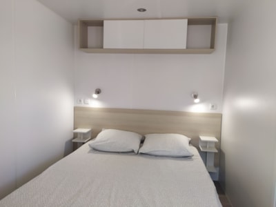 Comfort air-conditioned mobile home