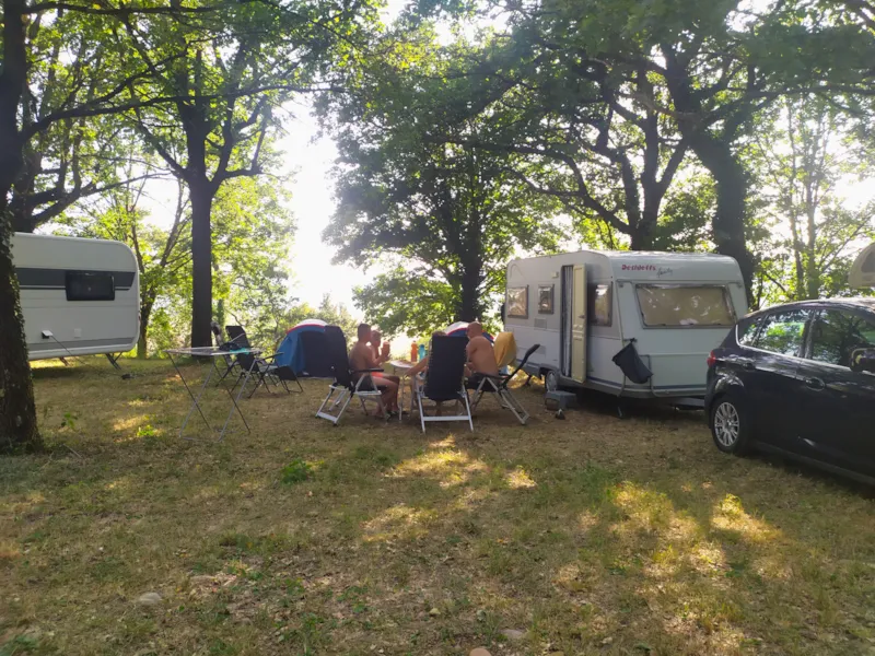 Forfait Confort (1 Caravane Ou Camping-Car / 1 Voiture / Électricité)