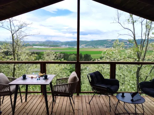 Location - Cabane Hôtelière - image n°3 - Camping du Domaine de Senaud