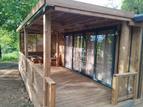 Location - Chalet 3 Chambres - image n°4 - Camping du Domaine de Senaud