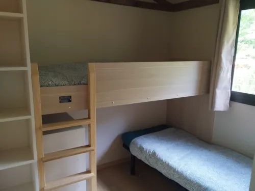 Location - Chalet 3 Chambres - image n°6 - Camping du Domaine de Senaud