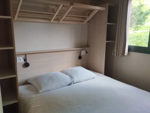 Location - Chalet 3 Chambres - image n°5 - Camping du Domaine de Senaud