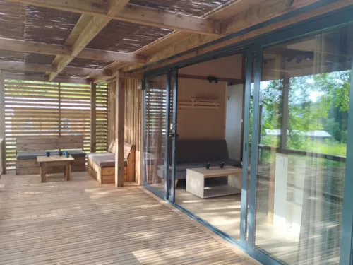 Location - Chalet 3 Chambres - image n°1 - Camping du Domaine de Senaud