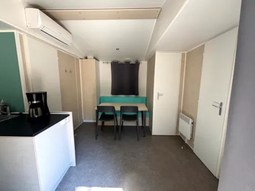 Location - Mobil-Home Climatisé Avec Terrasse Couverte - image n°5 - Camping du Domaine de Senaud