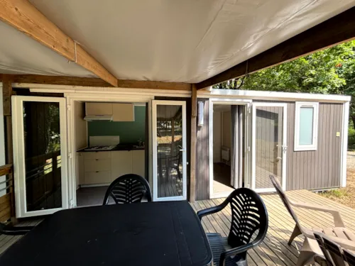 Location - Mobil-Home Climatisé Avec Terrasse Couverte - image n°3 - Camping du Domaine de Senaud