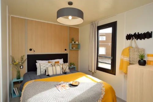 Accommodation - Premium Air Conditioning With Spa 38 M² / 2 Bedrooms - image n°5 - CAMPING LES BASTETS