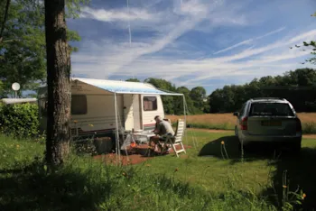 Stellplatz - Stellplatz Grand Confort - Château le Verdoyer