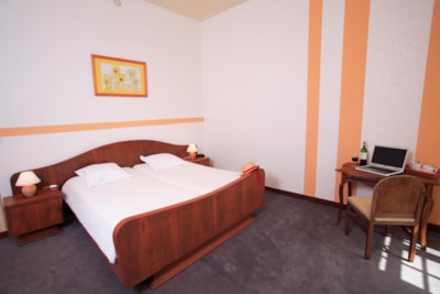 2nd floor bedroom