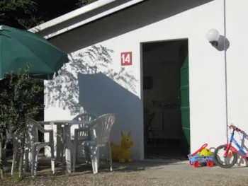 Mietunterkunft - Bungalow (1 Schlafzimmer) Mit Klimaanlage - Am Strand Sind 2 Liegen Und 1 Sonnenschirm Inbegriffen- Min 7 Naechte - Camping Piomboni SRL
