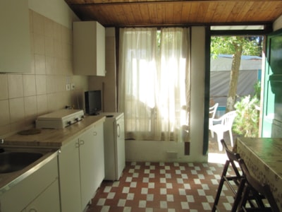 Bungalow (2 bedrooms) with airconditioning - beachservice included for min 7 nights (2 beach beds + sunshade) — 2