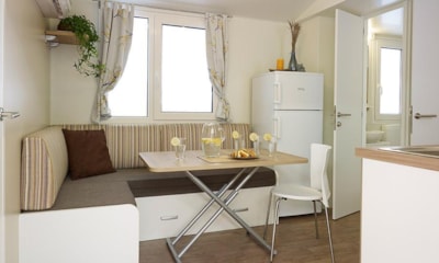 Mobile-home LIRICA with air conditioning - beach service included for min 7 nights (2 beach beds +sunshade) — 2