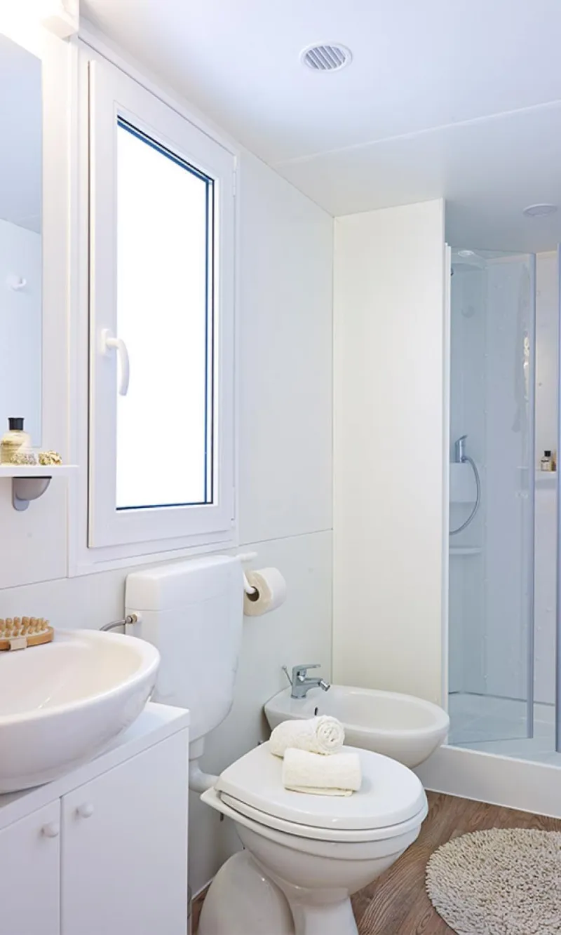 Mobil Home Lirica Avec Climatisation - Sur Le Plage: 2 Lite Et 1 Parasol Compris (Séjour Min 7 Nuits)