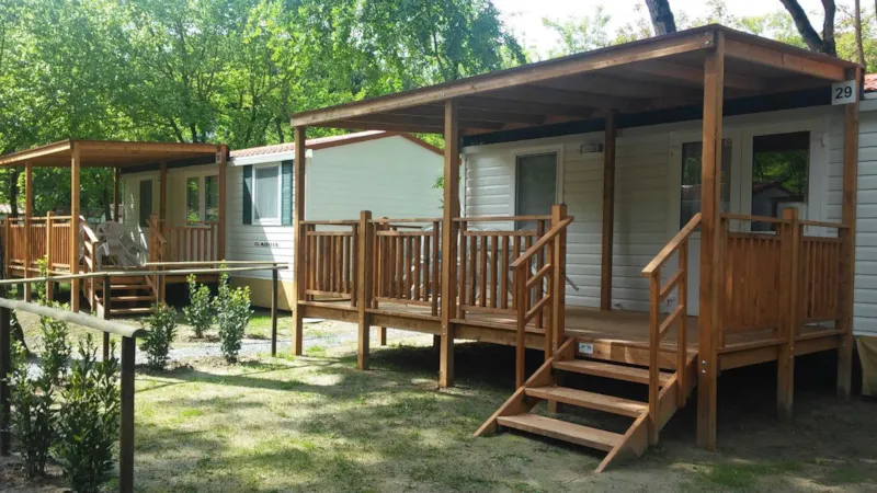 Mobil Home Lirica Avec Climatisation - Sur Le Plage: 2 Lite Et 1 Parasol Compris (Séjour Min 7 Nuits)