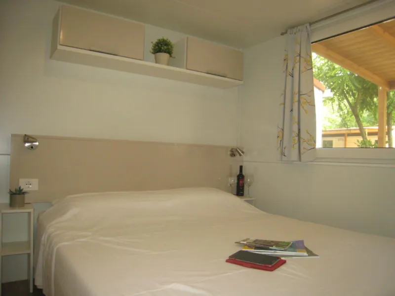 Mobil Home Lirica Avec Climatisation - Sur Le Plage: 2 Lite Et 1 Parasol Compris (Séjour Min 7 Nuits)