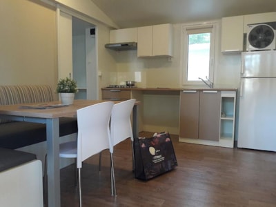 Mobile-home  accessible EASY LIFE with ait conditioning - Beach service included for stay of min 7 nights (2 beach beds +sunshade) — 2