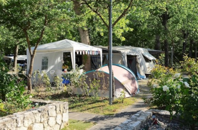 Pitch Caravan/Tent — 1