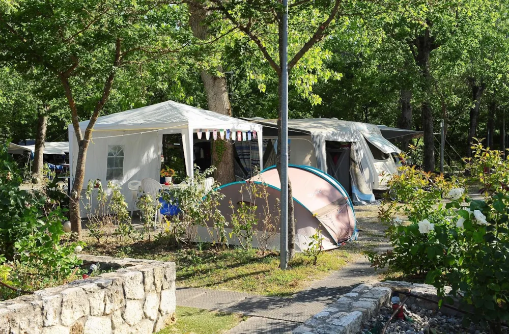 Standplaats - 100m² - Caravan/Tent