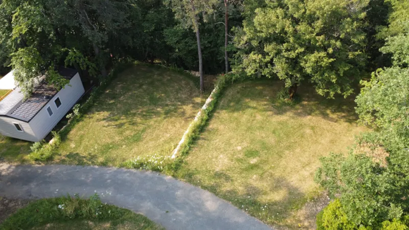 Emplacement De Camping , 2 Personnes Comprises, Superficie Moyenne 100M²