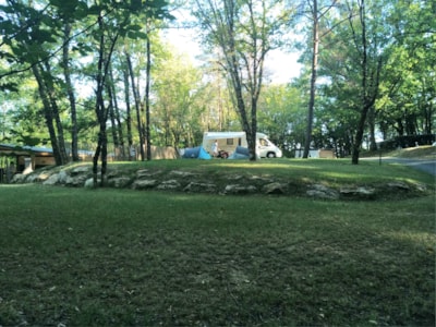 Camping pitch , including 2 persons, average area 100 square metres