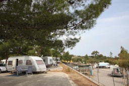 Emplacement - Emplacement Camping-Car - Camping  & Village Rais Gerbi
