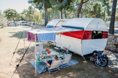 Standard caravan pitch standard — 2