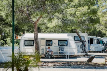 Stellplatz - Standard-Wohnwagenplatz Standard - Camping  & Village Rais Gerbi