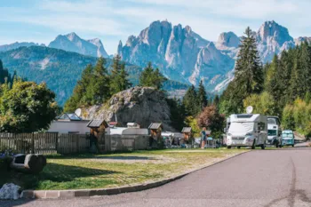 Stellplatz - Komfort Stellplatz - Camping Vidor Family & Wellness Resort