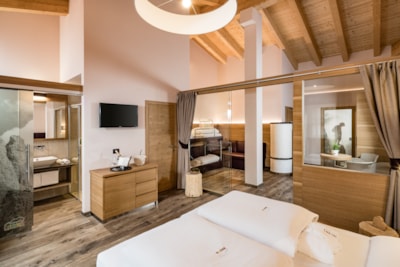 Family Suite — 1