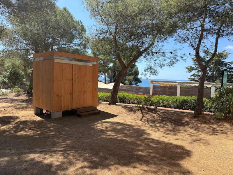Kampeerwagen Premium kampeerplaats met privé sanitair (max 8 m lang)
