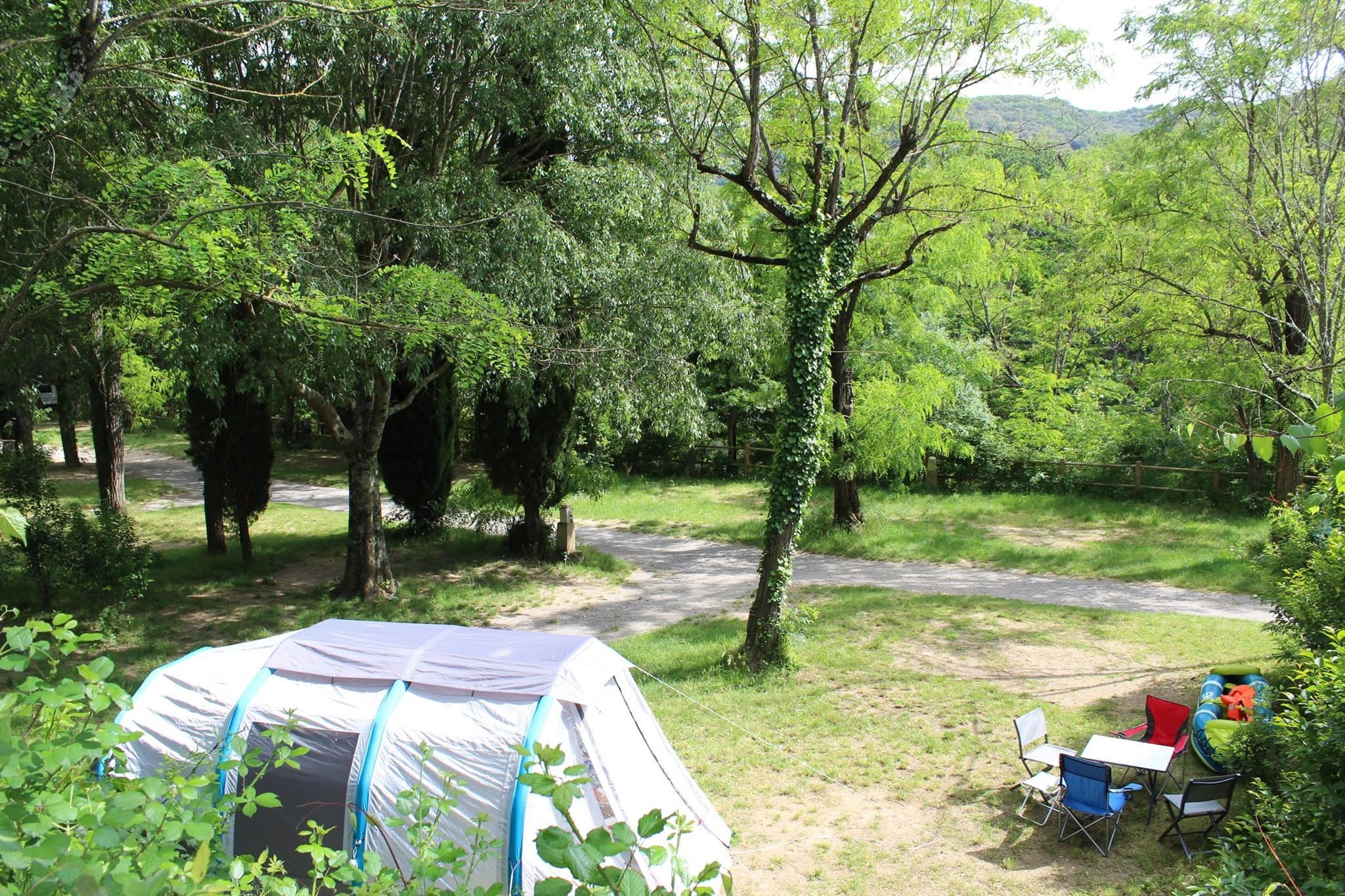 CAMPING DES TUNNELS — Photo 1