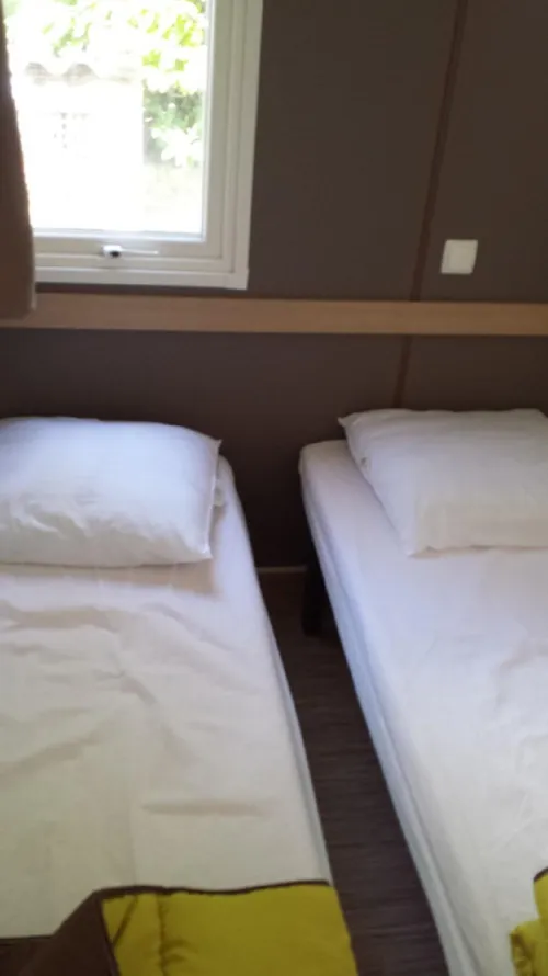Huuraccommodatie(s) - Stacaravan Village Ng Airconditioning - image n°4 - CAMPING DES TUNNELS
