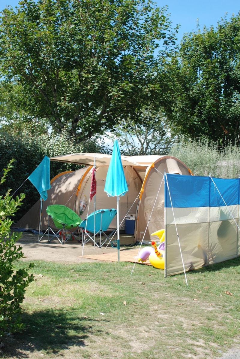Stellplatz Nature 60M² for little tent without water tap near city park