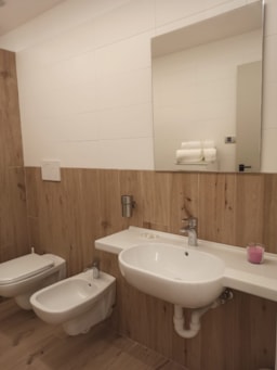 Pitch - Private Bathroom - Camping Val Rendena