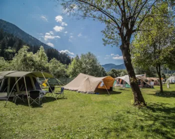 Stellplatz - Stellplatz Superior 10X10mt   (2 Personen Auto Strom Inbegriffen) - Camping Val Rendena