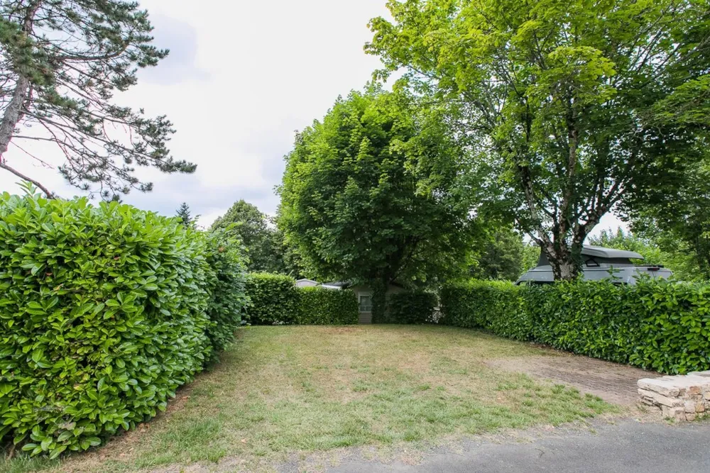 Emplacement - Emplacement Access + Camping-Car & Caravane + Électricité - Camping Eden Villages Les Truffières de Dordogne