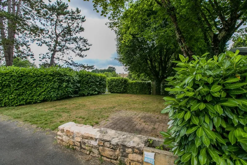 Emplacement Access + Camping-Car & Caravane + Électricité