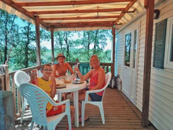 Mietunterkunft - Mobilheim Sun 24M² - Überdachte Terrasse - 2 Zimmer - Camping Ushuaïa Villages la Colombière