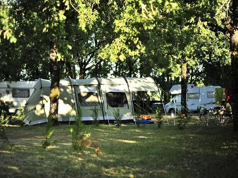 Emplacement Tente / Caravane Ou Camping-Car